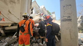 Cảnh sát cứu nạn cứu hộ Bộ Công an Việt Nam tiếp cận hiện trường, tìm kiếm người ở Myanmar