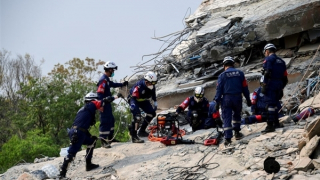 Chạy đua với thời gian tìm kiếm nạn nhân động đất tại Myanmar, Thái Lan