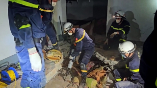 Ăn nhanh nghỉ gấp, chắt chiu thời gian tìm kiếm nạn nhân mất tích