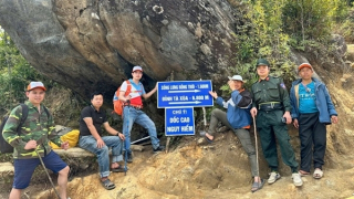 Hơn 100 phóng viên, nhà báo tham gia giải leo núi chinh phục đỉnh Tà Xùa