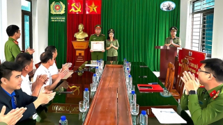 Khen thưởng Phó trưởng Công an thị trấn Tây Yên Tử nhiều lần hiến máu cứu bệnh nhân nguy kịch