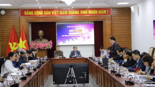 Đề nghị quy định tiêu chí giám khảo, tránh tình trạng nhà thơ đi chấm văn xuôi