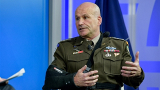 Tư lệnh NATO cảnh báo tốc độ gia tăng sức mạnh của quân đội Nga