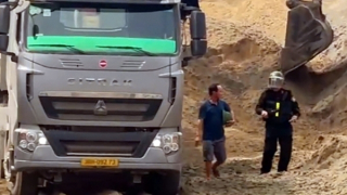 Đồng loạt khám xét, đưa 30 đối tượng khai thác cát ở Thanh Hoá về Hà Nội điều tra