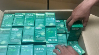 Khám xét trụ sở Công ty Chị Em Rọt, thu giữ hơn 24.000 hộp kẹo Kera