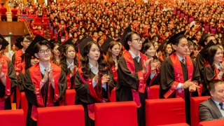 Gần 80% sinh viên Trường ĐH Ngoại thương tốt nghiệp đợt I năm 2025 đạt loại giỏi và xuất sắc