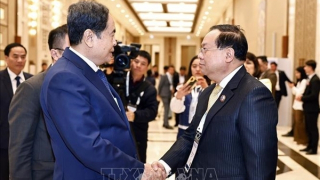 Chủ tịch Quốc hội Trần Thanh Mẫn tiếp Chủ nhiệm Ủy ban Đối ngoại Quốc hội Lào