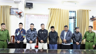 6 thanh niên "họp hội" xóc đĩa nhân dịp nghỉ lễ