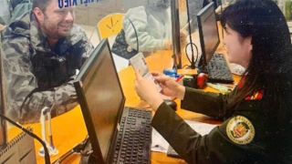 Người nước ngoài gửi thư cảm ơn Phòng Quản lý xuất nhập cảnh Công an TP Hà Nội