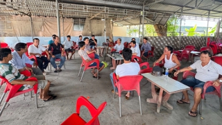 Bắt quả tang 17 người tụ tập đánh bạc qua mạng tại quán cà phê