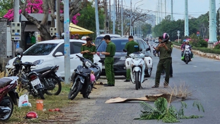 Một phụ nữ bị “chồng hờ” chặn đường đâm tử vong