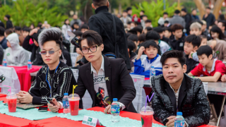 Khi thần tượng rởm thao túng mạng xã hội