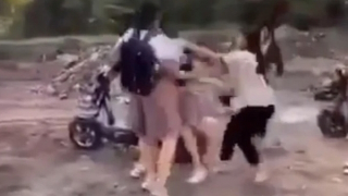 TP Hồ Chí Minh: Công an làm việc với nhóm đánh hội đồng nữ sinh