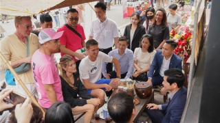 Các vận động viên pickleball nổi tiếng thế giới trải nghiệm tại Lễ hội Quà tặng du lịch Hà Nội