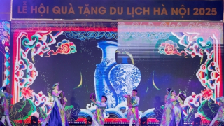 Tưng bừng Lễ hội Quà tặng du lịch Hà Nội năm 2025