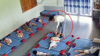 Tạm giữ chủ nhóm trẻ Con Cưng vì bạo hành trẻ em