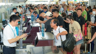 Dịp lễ 30/4: Nhiều chuyến bay đến các điểm nóng du lịch đã kín chỗ