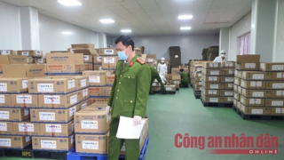 Triệt phá xưởng sản xuất sữa bột giả quy mô cực lớn với gần 600 chủng loại