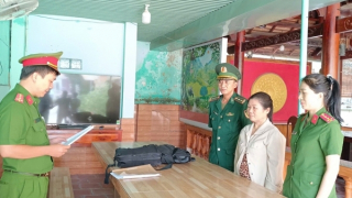 Tiếp nhận  21 công dân từ Campuchia, phát hiện “nữ quái” trốn truy nã