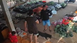 Cảnh giác thủ đoạn cầm cố điện thoại kèm hóa đơn giả