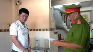 Bắt giam đối tượng cho vay lãi nặng 180%/năm