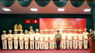 Ngọn lửa thi đua trên mặt trận giữ gìn an ninh chính trị nội bộ