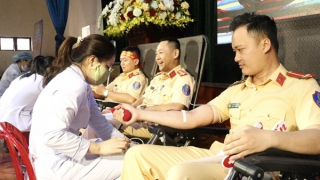 Gần 250 CBCS Công an Hà Tĩnh tham gia hiến máu tình nguyện