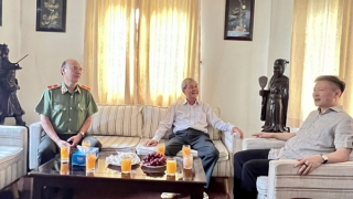 Thứ trưởng Nguyễn Ngọc Lâm thăm gia đình các đồng chí nguyên lãnh đạo Ban An ninh Trung ương Cục miền Nam