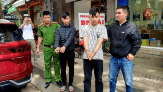 Khóa tay nhóm "đạo chích" chuyên đột nhập lấy tài sản trên ô tô