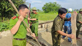 Công an xã ở Hà Tĩnh hỗ trợ xây dựng nhà ở cho hộ nghèo