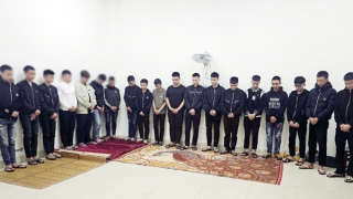 Bắt nhóm thanh niên mang hung khí rượt đuổi nhau trên phố