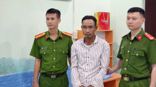 Bắt nóng đối tượng dùng rựa đe dọa, cướp điện thoại của người phụ nữ