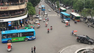 Hà Nội: Tàu điện, xe buýt phục vụ xuyên lễ 30/4 và 1/5