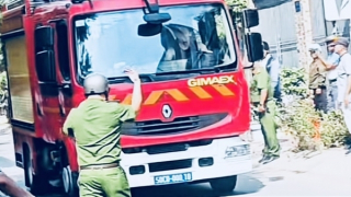 Cháy nhà 3 tầng, cụ ông 92 tuổi ngồi xe lăn bị ngạt khói