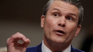 Bộ trưởng Quốc phòng Mỹ lại làm lộ tin mật trong nhóm chat?