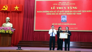 Truy tặng Huân chương Bảo vệ Tổ quốc hạng Ba đối với Thiếu tá Nguyễn Văn Kha