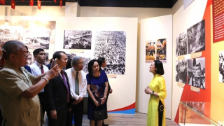 Trưng bày 150 tài liệu, hình ảnh từ 1954 – 1976 tại triển lãm “Non sông liền một dải”