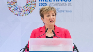 Gió “nghịch mùa” ở Washington