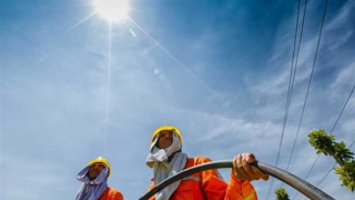 Miền Trung oi bức, Hà Nội trời nóng 35 độ C