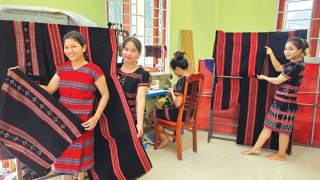 Phụ nữ vùng cao Quảng Trị khẳng định vai trò trong nền kinh tế số