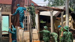 Khẩn trương giúp người dân khắc phục hậu quả dông lốc