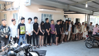 25 nam nữ dương tính với ma túy tại tiệc sinh nhật