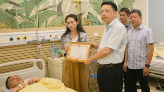 Lãnh đạo Công an TP Hà Nội thăm, động viên CBCS bị thương