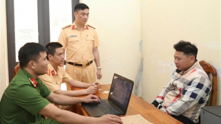 Sử dụng giấy phép lái xe giả có thể bị truy cứu trách nhiệm hình sự