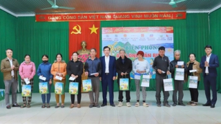 Công ty Nhiệt điện Nghi Sơn: Tặng quà Tết cho các hộ gia đình chính sách, có hoàn cảnh đặc biệt khó khăn tại địa phương