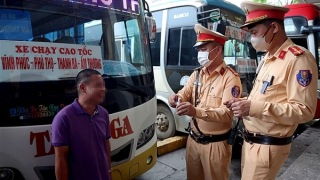 Hà Nội đồng loạt kiểm tra ma túy, nồng độ cồn tài xế xe khách