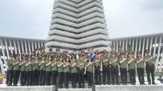 Cục Công nghiệp an ninh tổ chức sinh hoạt chính trị tại Bảo tàng lịch sử quân sự Viêt Nam