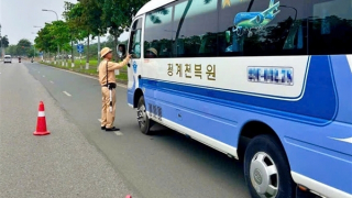 Kiểm tra đột xuất ở khu công nghệ cao, nhiều tài xế xe khách chở công nhân dính nồng độ cồn