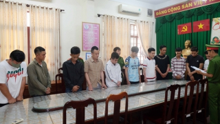 Chủ quán karaoke, 2 nhân viên và 16 khách xơi “tiệc ma tuý” bị khởi tố