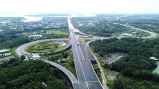 Xe ôtô chính thức được lưu thông trên tuyến cao tốc Bến Lức - Long Thành
